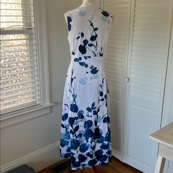 Sleeveless maxi dress - Picture 4 of 5